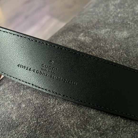 GG Supreme belt with G buckle - Black Gucci belt for men - Picture 1 of 3